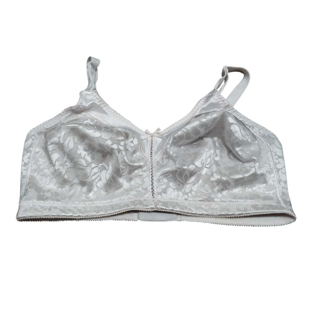 Bali 3372 Size 38DD White Satiny Double Support Spa Closure Lace Wireless Bra